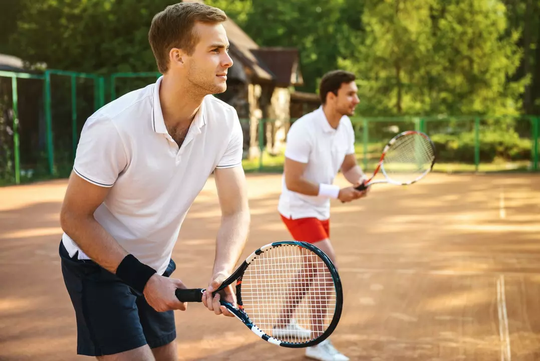 How does a professional tennis player choose their coach?